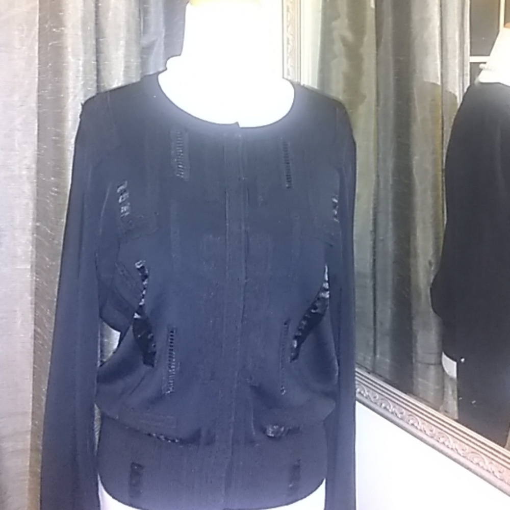 Luxurious black knit sweater w a touch of spandex